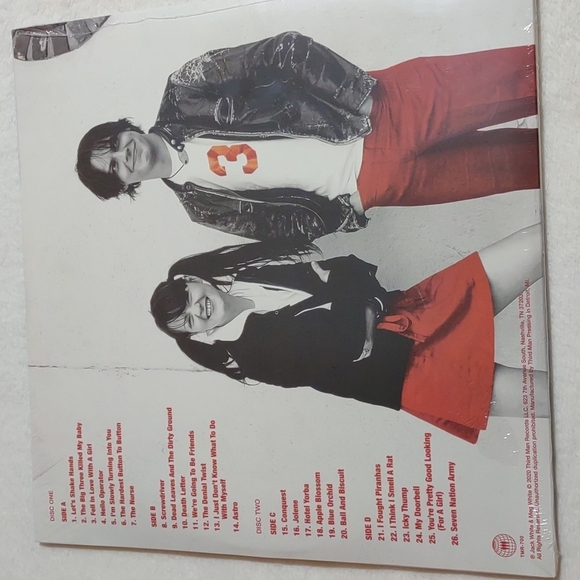 New The White Stripes Greatest Hits LP with Bonus Slip Mat - Picture 5 of 9